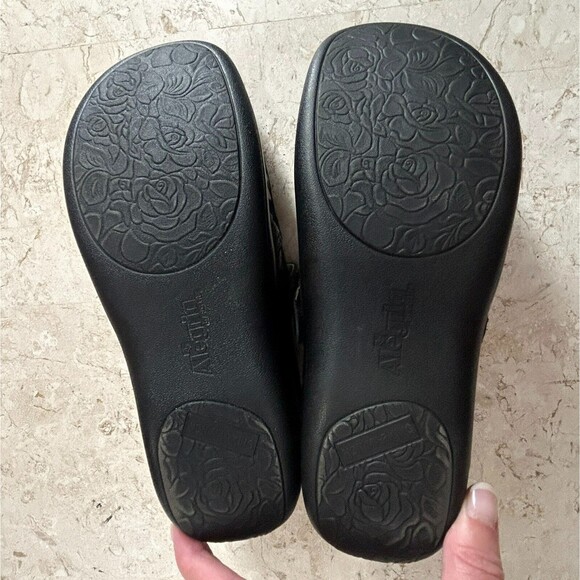 💐 Alegria Comfort Shoes Euro 38 Black Gold Floral Clogs Excellent Fun! 7 7.5 8 - Picture 16 of 16